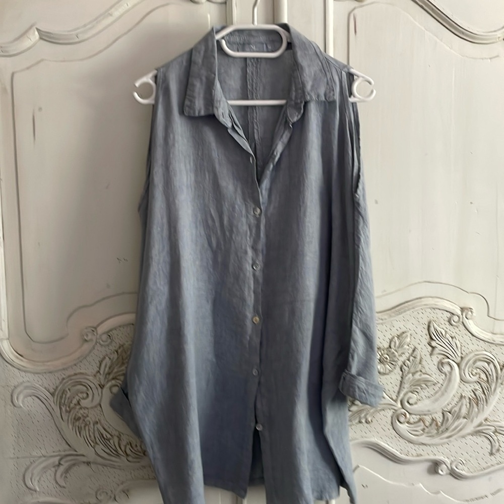 AM linen cold shoulder button down shirt